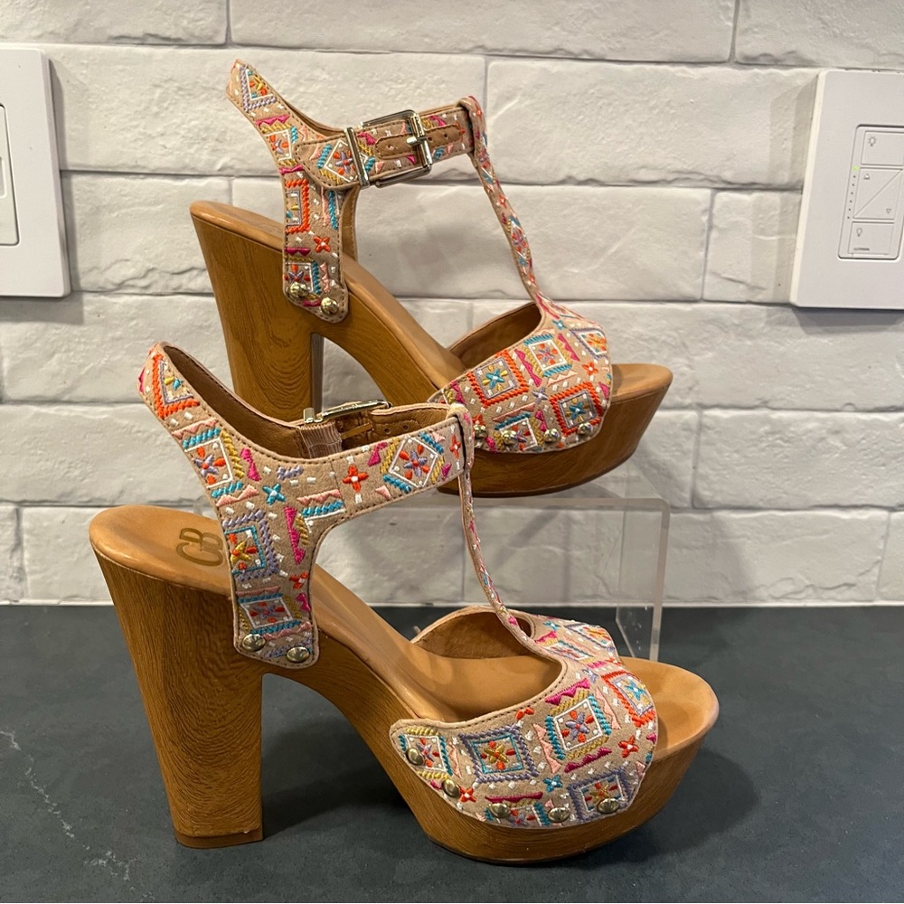 Gianni Bini Multicolor Embroidered Platform Sandals - Picture 2 of 16